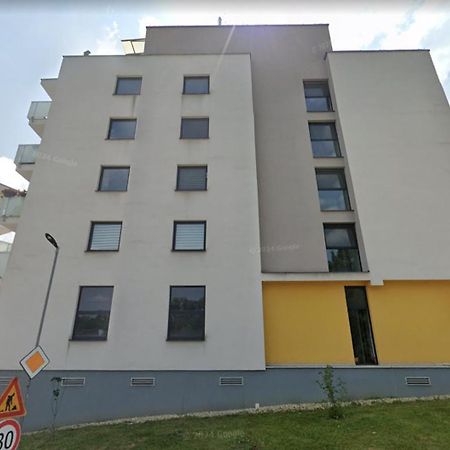 באנסקה ביסטריצה Alure Residences 1 & 24H Self Check-In, Free Parking In Front Of The Apartment Building, New Building, Terrace, Cafe With Breakfast In The Apartment Building, Next To The Aqua Park מראה חיצוני תמונה